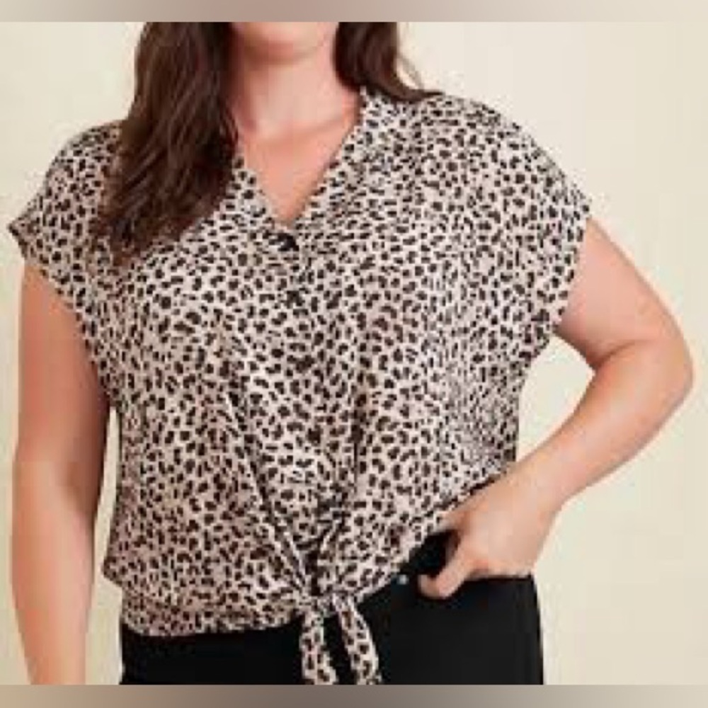 Torrid Leopard Print Button Front Tie Hem Top Size 0 (12/L)